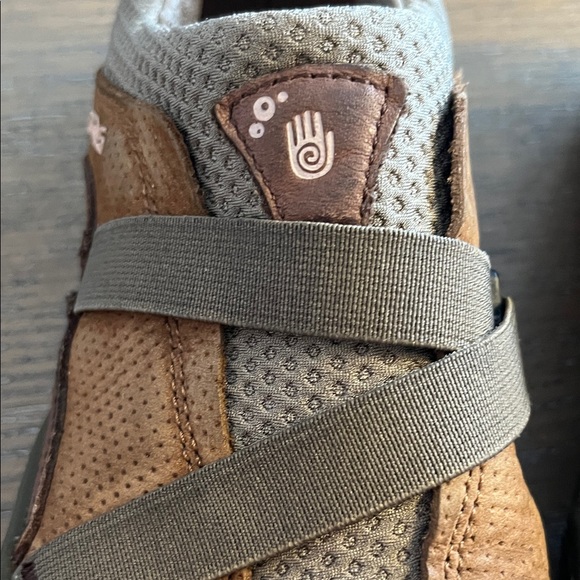 Teva Shay Chestnut Brown and Tan Slip On Shoes Size 6.5 - Picture 3 of 7